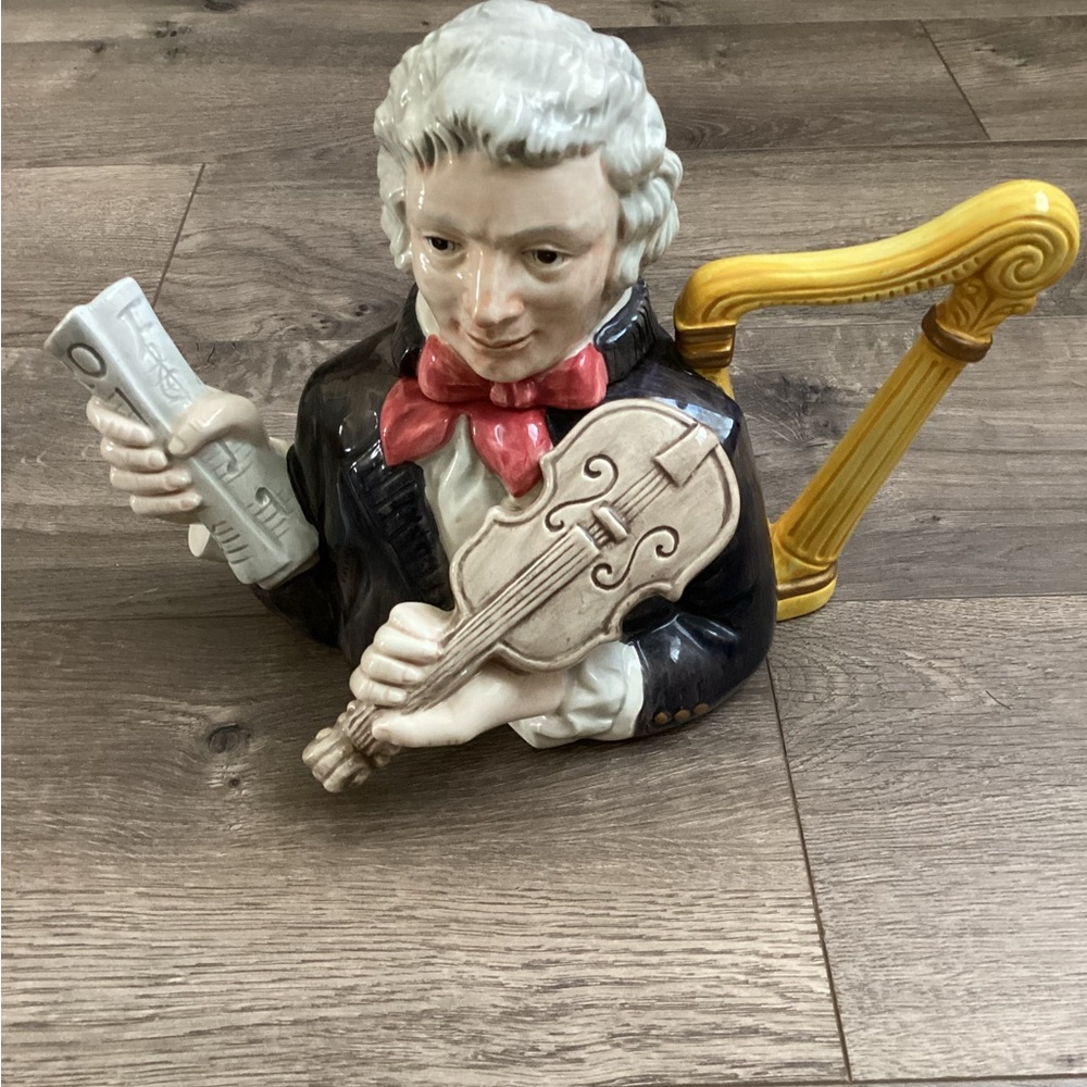 Mozart Teapot Fitz and Floyd Limited Edition 486/5000 Excellent Condition. 1993
